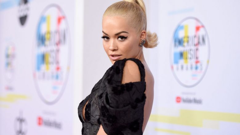 Rita Ora zbulon datat e 23 koncerteve të turneut “Phoenix”, Kosova nuk është në itinerarin e këngëtares