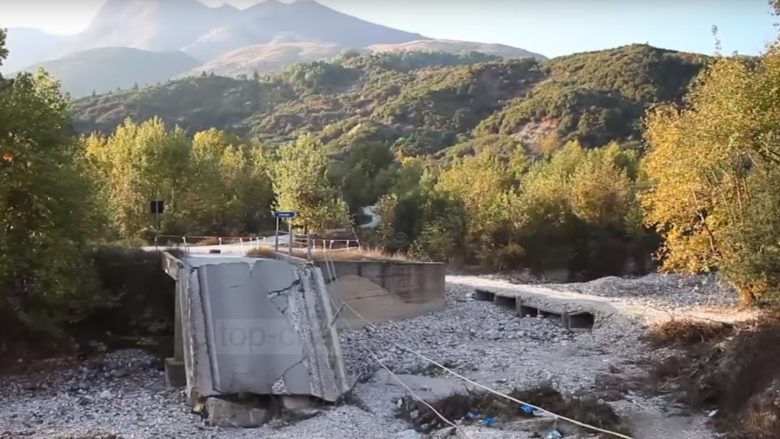 Fshatrat pa urë (Video)