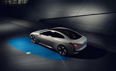 Vargut të makinave elektrike, BMW ia shton edhe modelin i4 (Foto)