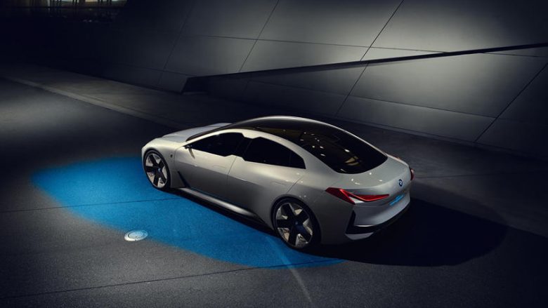 Vargut të makinave elektrike, BMW ia shton edhe modelin i4 (Foto)