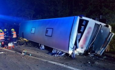 Një autobus nga Maqedonia aksidentohet në Austri, lëndohen disa persona (Foto)