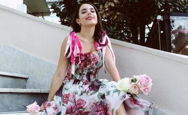 Zbulohet çmimi super i shtrenjtë i fustanit që Armina Mevlani veshi në fejesën e saj