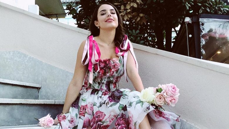 Zbulohet çmimi super i shtrenjtë i fustanit që Armina Mevlani veshi në fejesën e saj