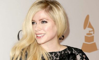 Avril Lavigne: Gjatë betejës me sëmundjen, shtiresha se jam mirë duke sjell imazhe të lumtura në Instagram