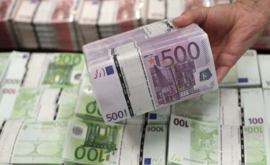 BE ndan fond prej 100 miliardë eurosh për të konkurruar me SHBA-në dhe Kinën