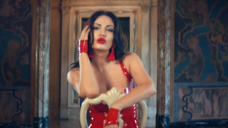 Bleona publikon videoklipin e këngës “Monster”