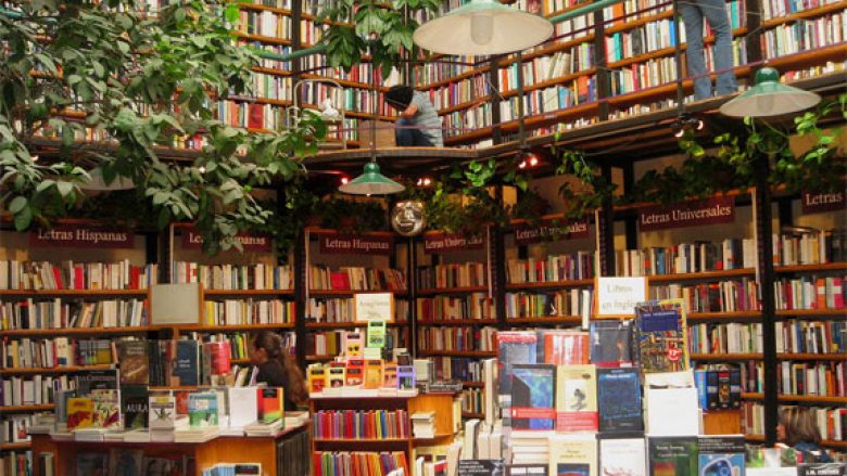 Në dashuri me libraritë – historia, rëndësia e tyre dhe gjendja në Kosovë