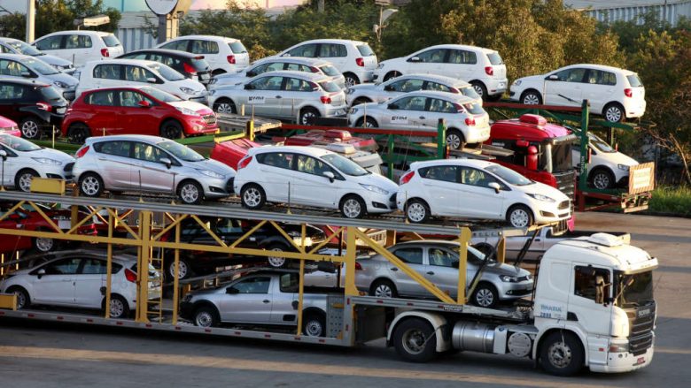 Rritet kufizimi i vjetërsisë së automjeteve të importuara nga 10 në 15 vjet