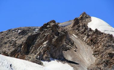 Stuhia la të vdekur së paku 8 alpinistë në Himalaje