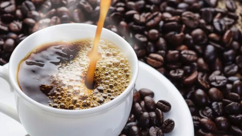 Holandezët konsumuesit më të mëdhenj të kafesë në botë