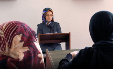 Bashkësia Islame e Turqisë financon 12 gra ligjëruese në xhamitë e Kosovës (Video)