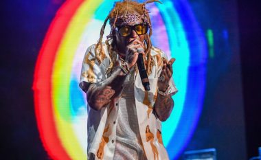 “Tha Carter V” nga Lil Wayne drejt debutimit në vendin e parë