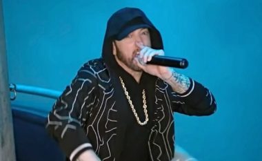 Eminem me performancë fantastike në ndërtesën më të lartë në SHBA