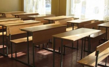 Kërkohet shfuqizimi i vendimit për mbylljen e tri shkollave në Drenas