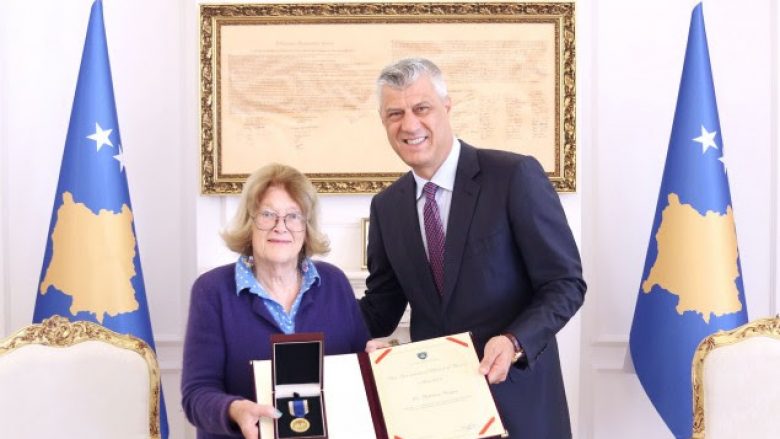 Thaçi dekoron koleksionisten e veprave të rralla për Skënderbeun