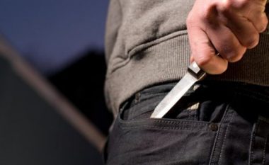 Sulmohet me thikë një person në Prishtinë