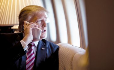 Kina ironizon me Trump: Nëse të përgjohet iPhone, atëherë merr një Huawei