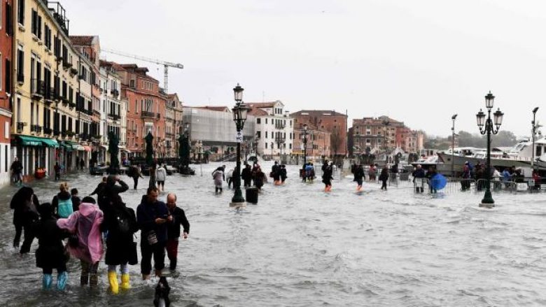 Moti i keq në Itali, shkon në pesë numri i viktimave