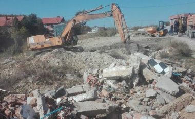 Largohen 13 deponi ilegale në fshatrat e Skenderajt