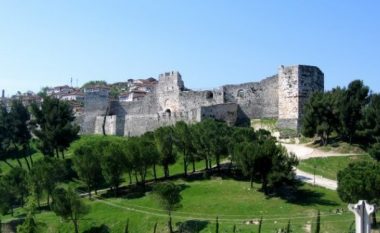 Vlerat historike e kulturore të Gjirokastrës, Beratit, Vlorës, Dhërmiut e Vunoit