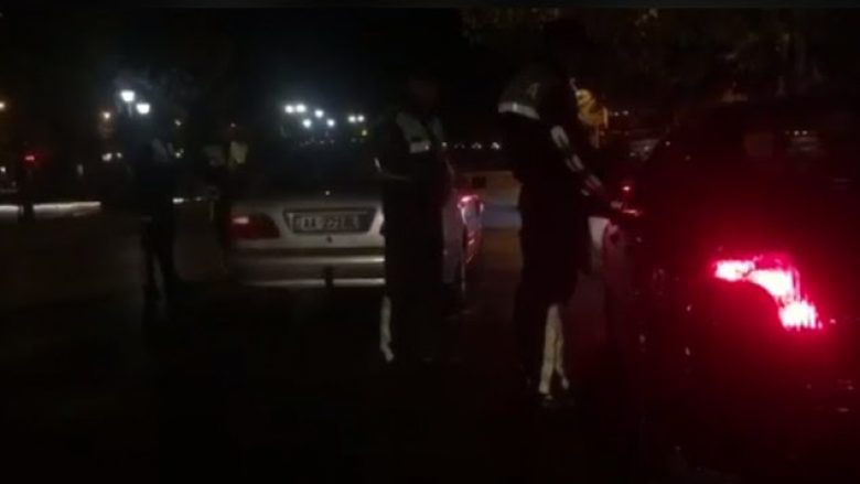 Drejtonin automjetin të dehur, 12 të arrestuar në Tiranë