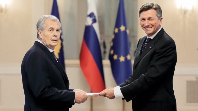 Ambasadori Avni Kastrati i dorëzoi letrat kredenciale te presidenti slloven Pahor