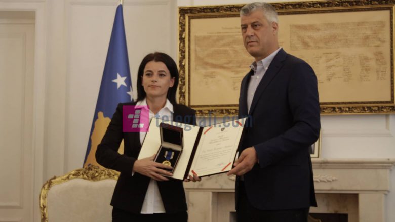 Presidenti ndan titullin “Qytetar i Merituar i Republikës së Kosovës” për Vasfije Krasniqi-Goodman