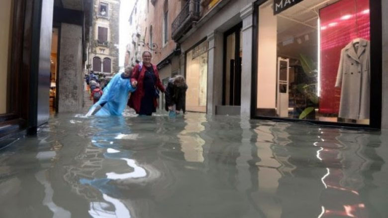 Venediku nën ujë, alarm në gjithë Italinë