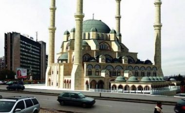 Shumë shpejt fillon ndërtimi i Xhamisë Qendrore në Prishtinë, vendoset tabela informuese