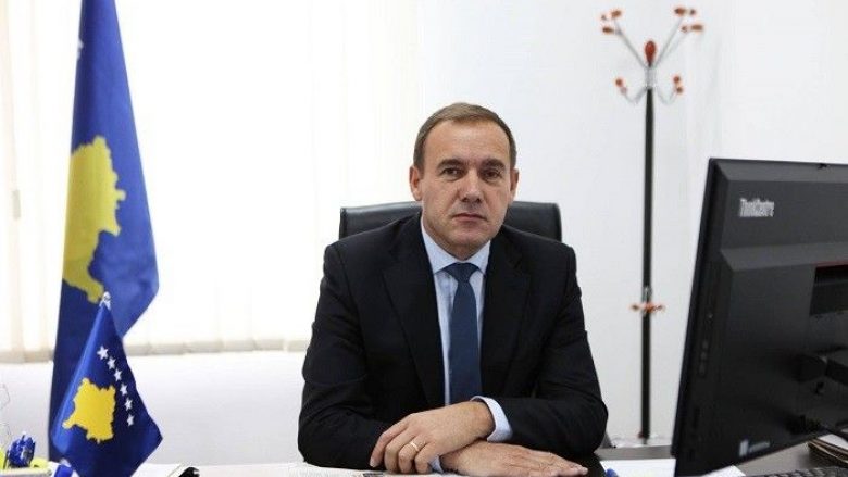 Ish ministri Berisha: Vjosa Osmani të japë dorëheqje dhe të anëtarësohet në LVV