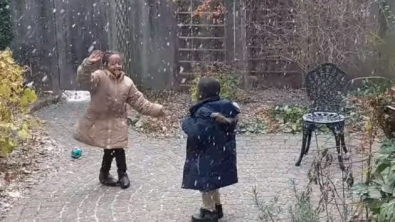 Ikën nga lufta dhe shkuan në Kanada për një jetë më të mirë, aty fëmijët e Eritresë panë për herë të parë borën (Video)