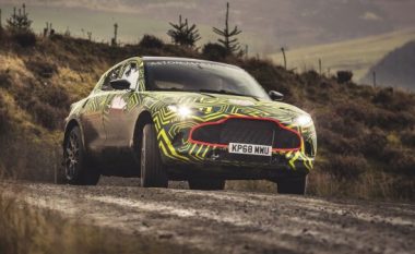 Aston Martin fillon testimin e DBX (Foto/Video)