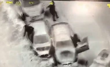 Si në filma aksion, policia angleze përdor helikopterë, qentë e njësi të ndryshme për të kapur të dyshuarit për vjedhje (Video)