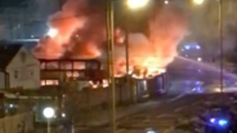 Njëmbëdhjetë autobusë shkatërrohen nga zjarri i madh që shpërtheu në një garazh në Londër (Video)