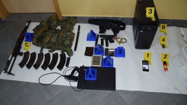 Dron, radiolidhje, armë automatike-Këto janë gjërat që konfiskuan Policia gjatë aksionit në veri  (Foto)