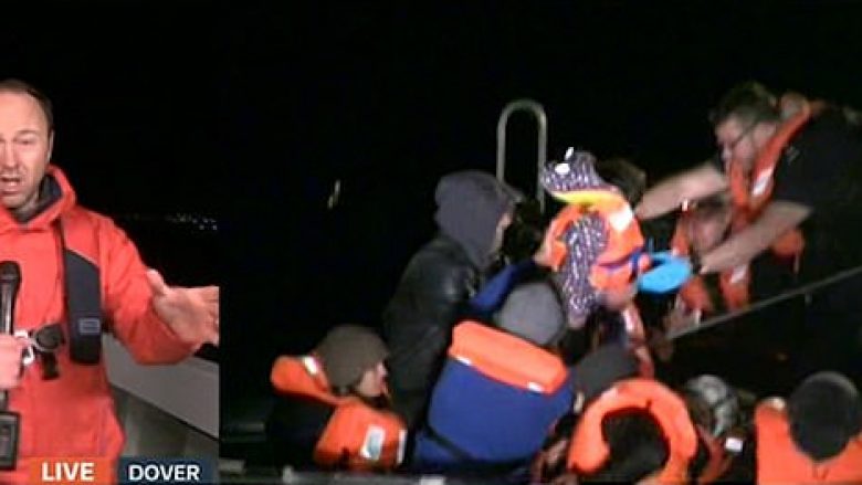 Rojet bregdetare të Anglisë shpëtojnë emigrantët në barkë, në mesin e tyre ishte edhe një vajzë trevjeçare (Video)