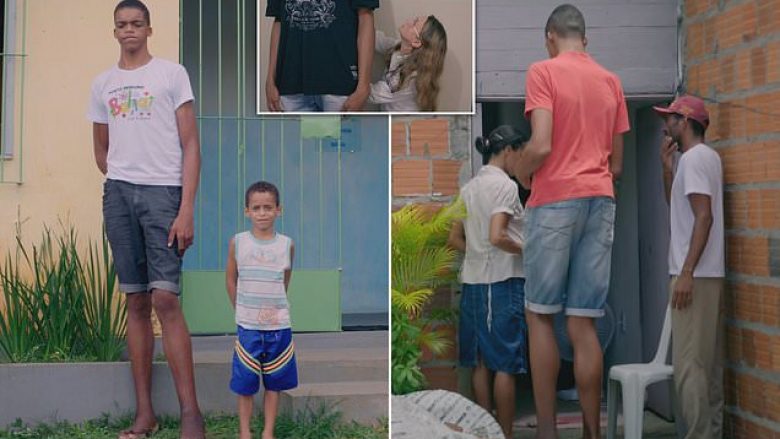 Njihuni me adoleshentin brazilian, i cili është 220 centimetra i gjatë – mjekët thonë se ende mund të rritet (Foto)