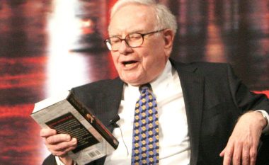 Rutina ‘Buffett’ që ju ndihmon të bëheni më të mençur secilën ditë