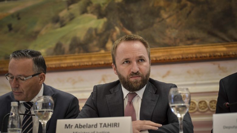 Ministri Tahiri: “Drejtësia 2020” do të përafroj Kosovën me standardet evropiane në luftën kundër korrupsionit