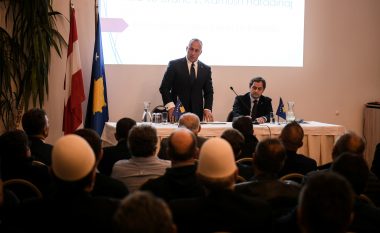 Haradinaj takohet me diasporën shqiptare në Austri, iu bën thirrje ta duan atdheun