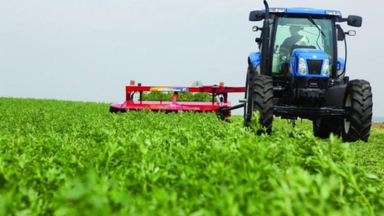 Shqipëri heq taksën për importin e makinerive bujqësore