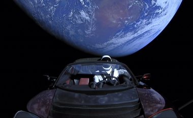 Roadster i Tesla ka udhëtuar pranë planetit Mars
