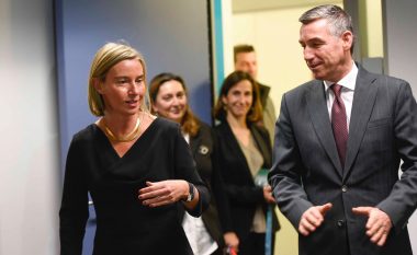 Mogherini i konfirmon Veselit përkushtimin e BE-së për të mbështetur Kosovën në rrugën evropiane