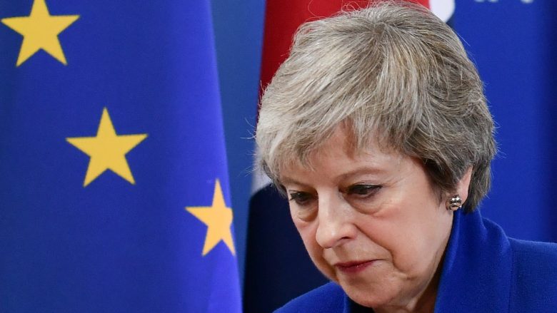 Rebelim te Konservatorët, 100 deputetë kundër paktit May-BE për Brexit