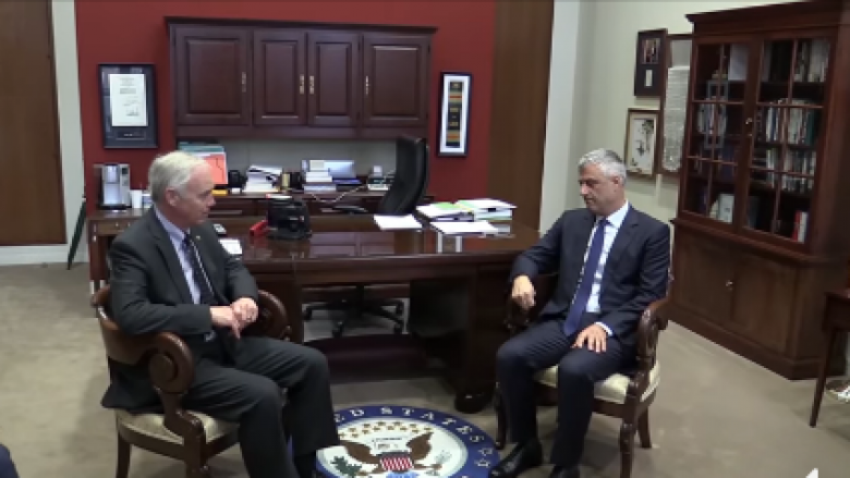 Senatori Johnson: SHBA-ja mbështet presidentin Thaçi dhe kurajon e tij