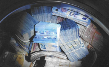 Pastrim parash: Policia holandeze gjen 350 mijë euro në një lavatriçe