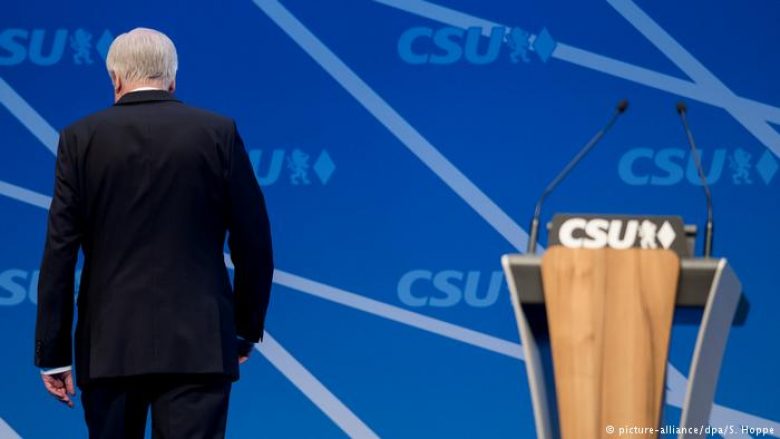 Pas Merkel, edhe kreu i CSU-së kërkon t’i japë fund karrierës politike