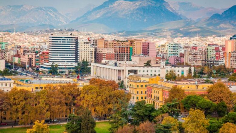 14 mijë të huaj jetojnë dhe punojnë në Shqipëri