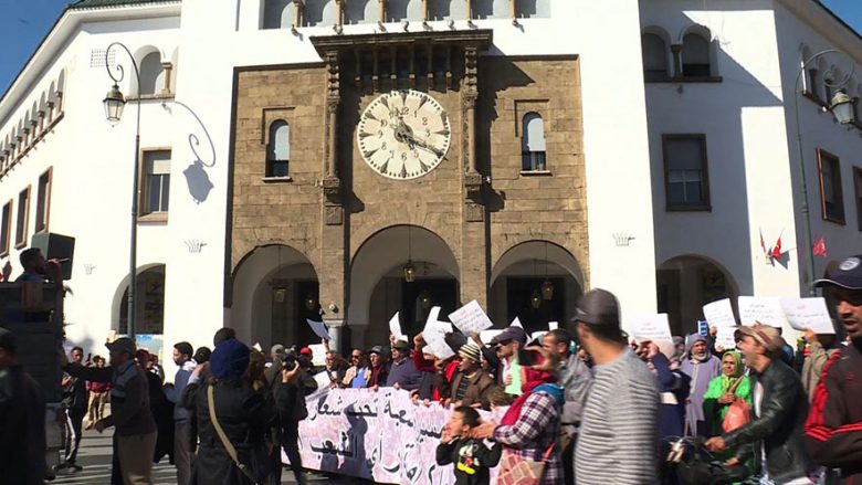 “Tani duhet zgjuar që pa gdhirë”: Protesta masive në Marok, kundër orës verore