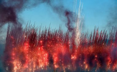 Artisti kinez “pikturon” qiellin e Firences me 50 mijë fishekzjarrë